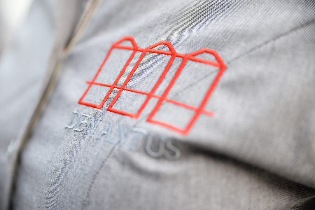 Horecakleding-inspiratie-28 Horecakleding overhemd borduring rood